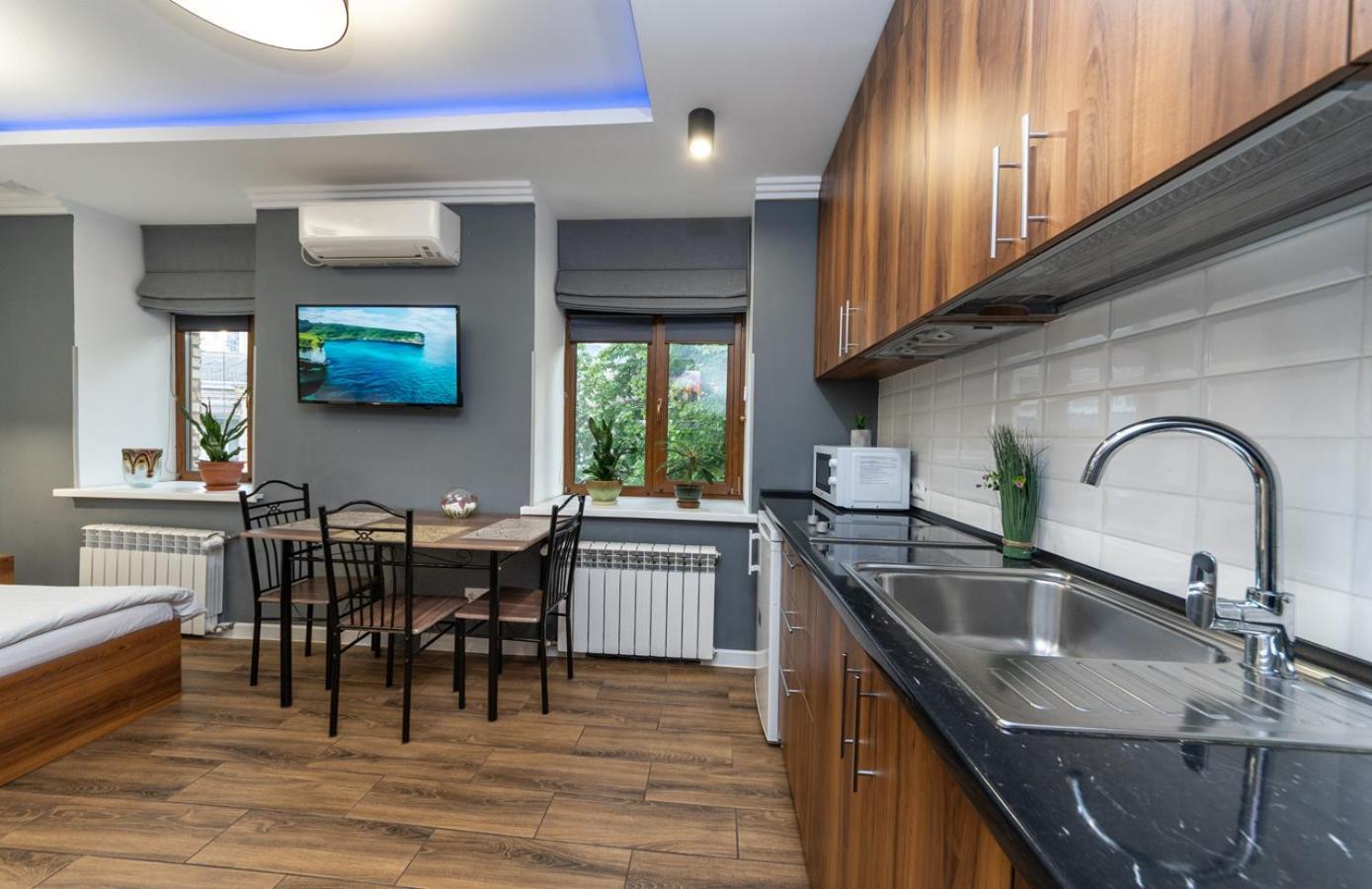 Lux Apartment Near Arena City Kiev Exterior foto
