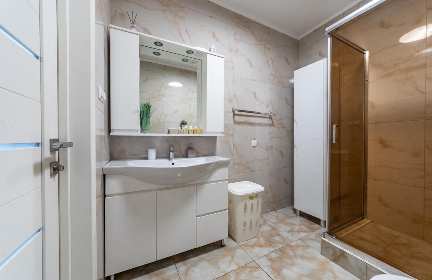 Lux Apartment Near Arena City Kiev Exterior foto