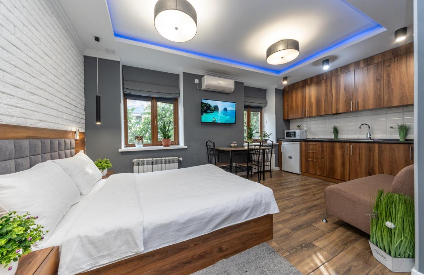 Lux Apartment Near Arena City Kiev Exterior foto